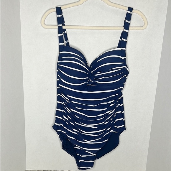 NipTuck Portofino Stripe Navy White One
Piece Swimsuit Multi-fit Cup 12 - Picture 2 of 8